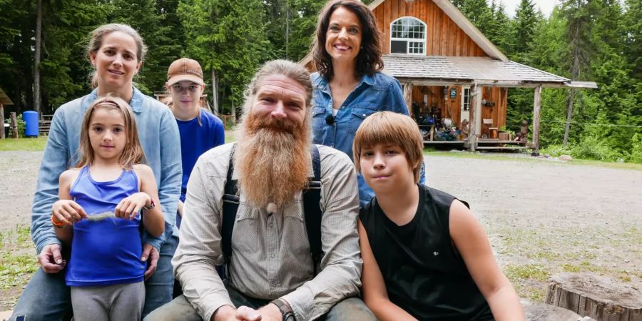 Kürzlich bat die Familie Schönbächler, mit dem ganzen Rummel aufzuhören.