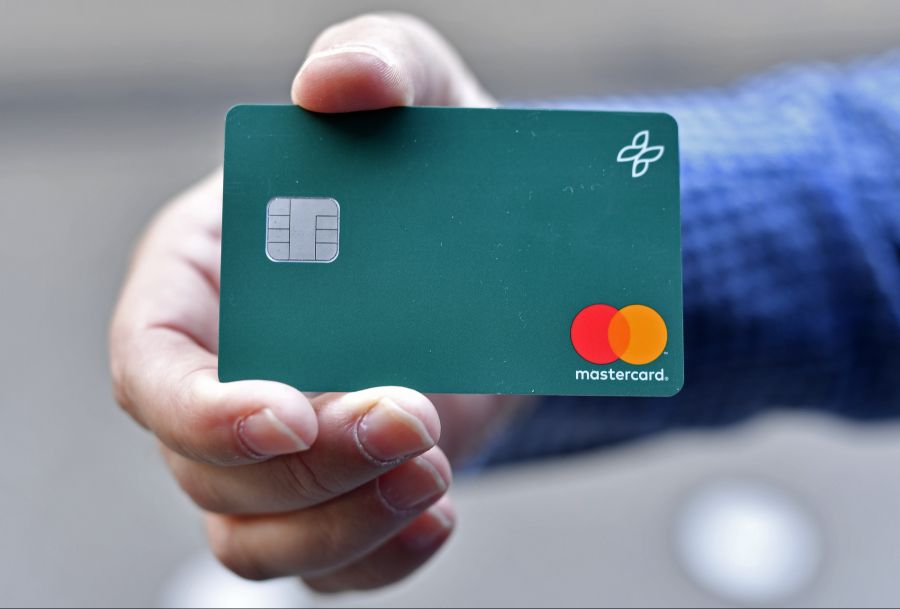 Bei Kreditkarten sind die Kosten höher.