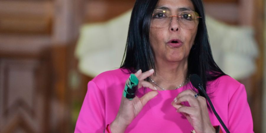 ARCHIV - Delcy RodrÌguez ist als gesch‰ftsf ̧hrende Pr‰sidentin in Venezuela vereidigt worden. Foto: Ariana Cubillos/AP/dpa/Archivbild