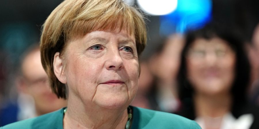 ARCHIV - Angela Merkel (CDU), ehemalige Bundeskanzlerin, aufgenommen nach der Rede von Bundeskanzler Merz beim CDU-Bundesparteitag. Foto: Kay Nietfeld/dpa