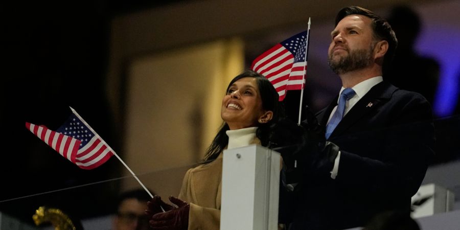 JD Vance und seine schwangere Ehefrau Usha haben sich nichts anmerken lassen.