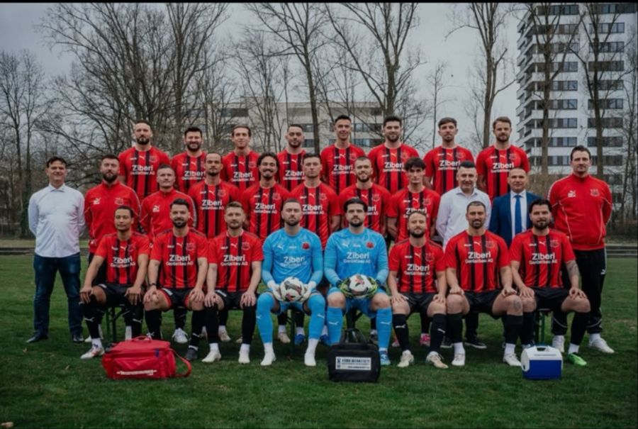 Das offizielle Teamfoto des FC Dardania.