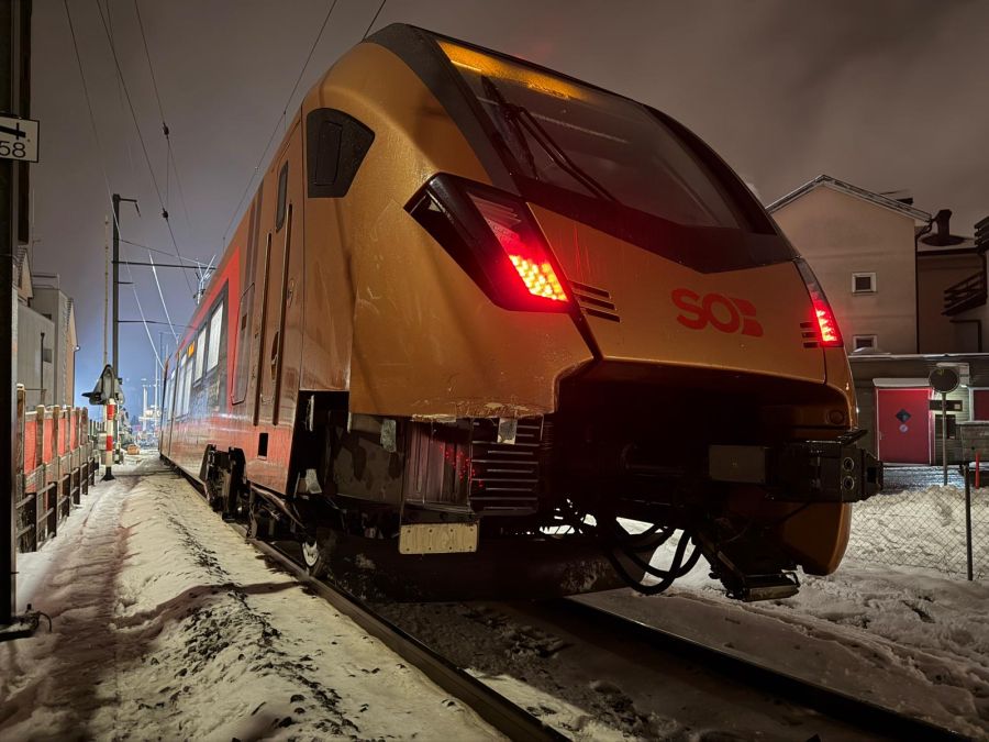 Er wurde beim Unfall beschädigt.