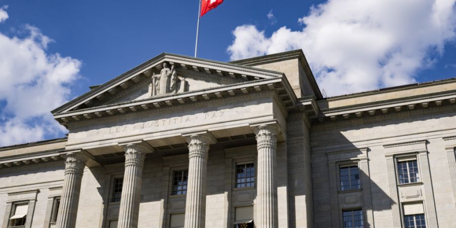 Das Bundesgericht hat die Verurteilung bestätigt: Ein Chauffeur lenkte einen schweren Heizöl-Lastwagen mit massiven Mängeln - ausgerechnet zur Fahrzeugkontrolle. (Archivbild)