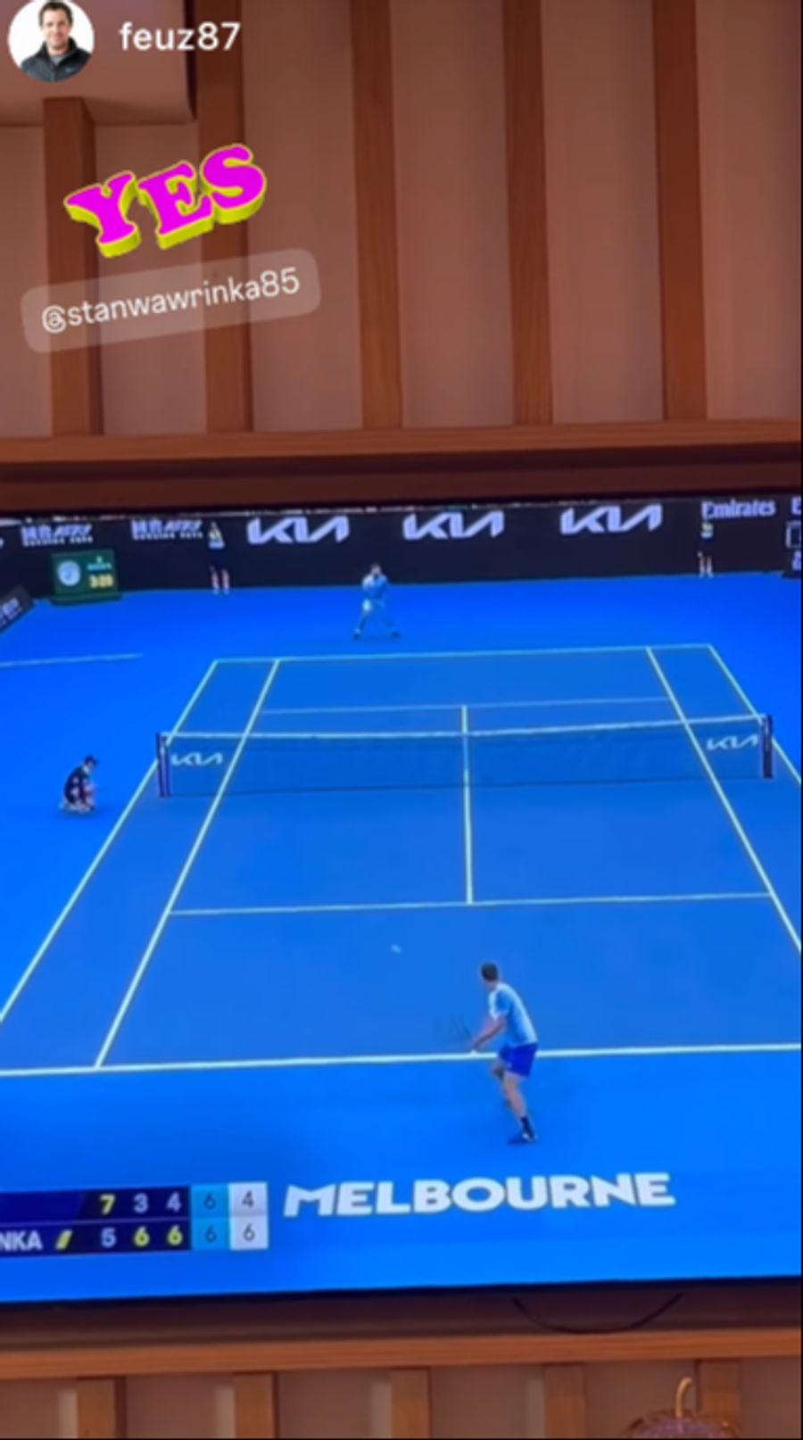 Viele Schweizer schauen auch von zuhause zu. Unter anderem Ex-Skistar Beat Feuz.