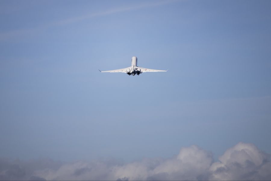 Innenministerin Elisabeth Baume-Schneider flog 2025 insgesamt 29-mal. (Symbolbild)