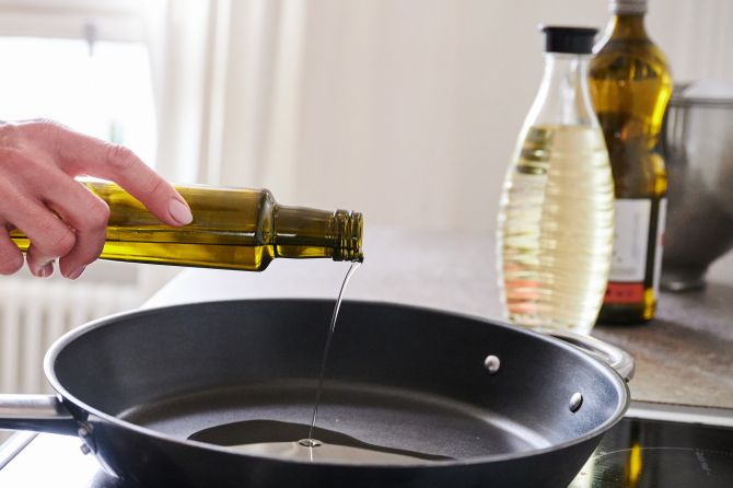 Pfanne Öl