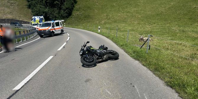 Selbstunfall mit Motorrad.