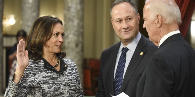 Kamala Harris (links) mit ihrem Ehemann Douglas. kamala harris