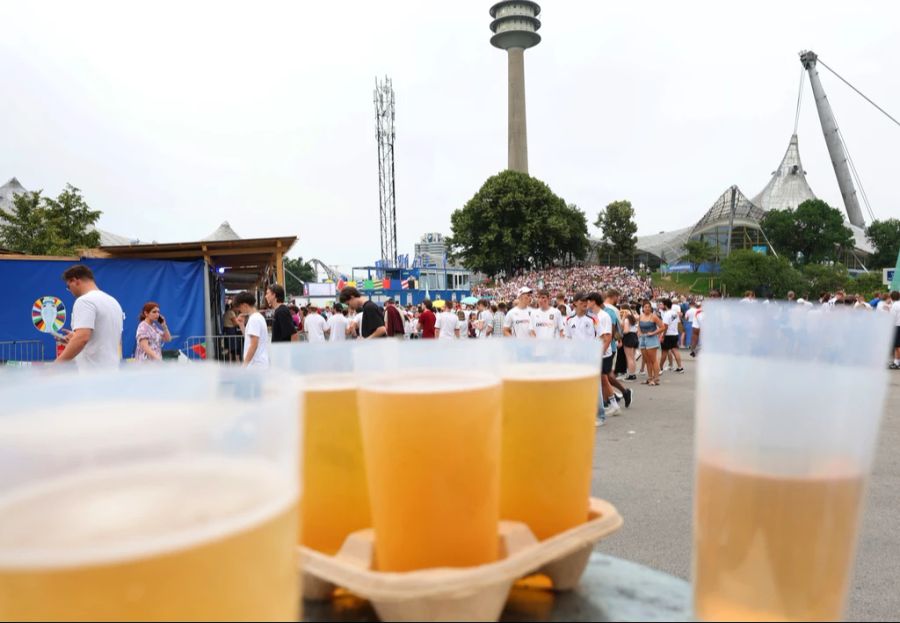 In München, dem deutschen Bierparadies, wird auch im öffentlichen Raum exzessiv getrunken.