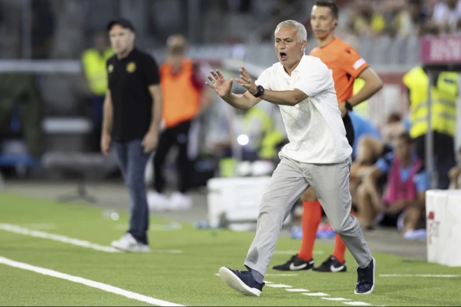 «The Special One» sagte nach dem Spiel, dass er nicht viel von Kunstrasen halte.