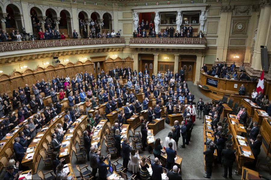 Diesem Vorschlag muss nun aber das Parlament zustimmen.