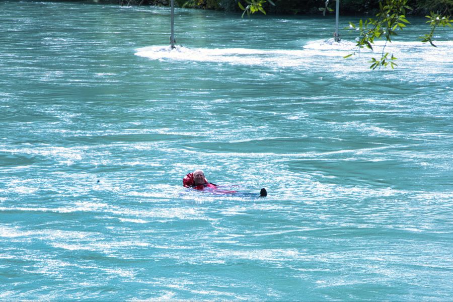 Thomas Bauer in der Aare