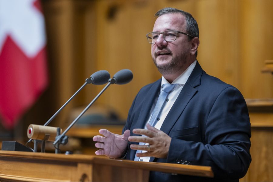 Mitte-Präsident Matthias Bregy äussert Kritik an den Bundesgeldern für den geplanten Nachtzug nach Malmö.