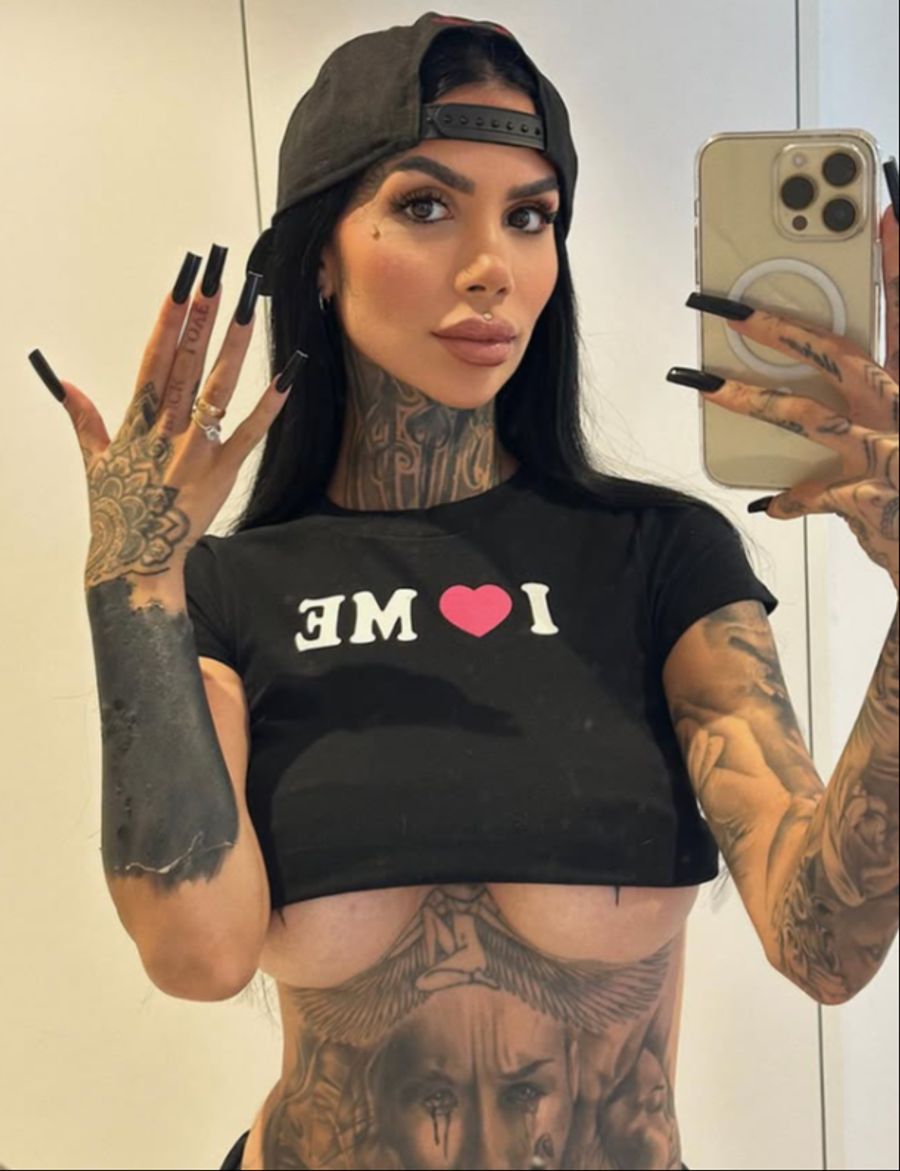 Ein Bild von Mia Madisson aus vergangenen Tagen.