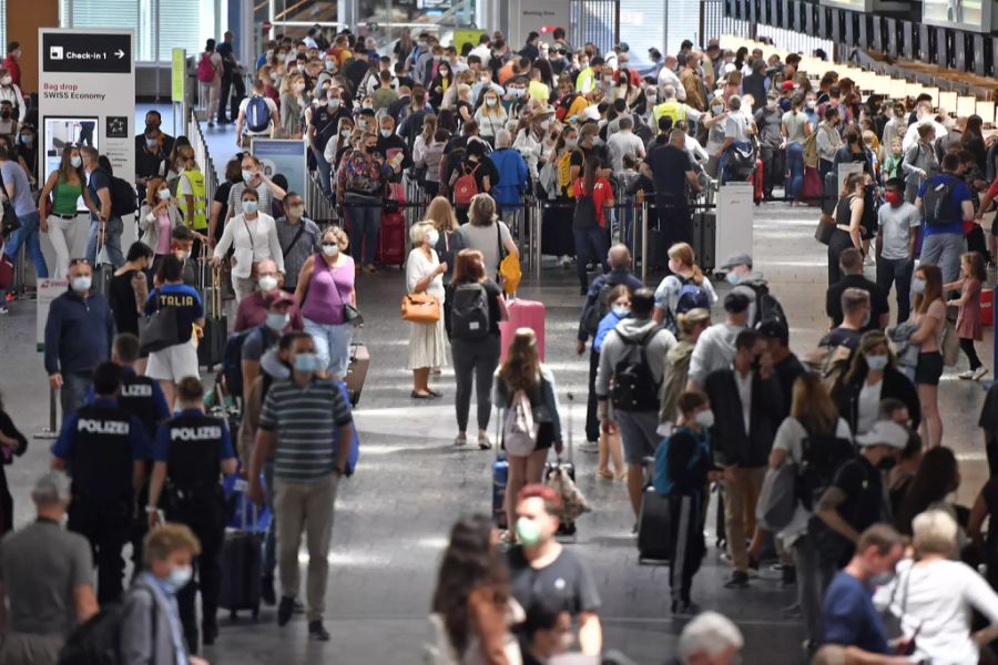 Der Flughafen Zürich war während den Sommerferien gut besucht.