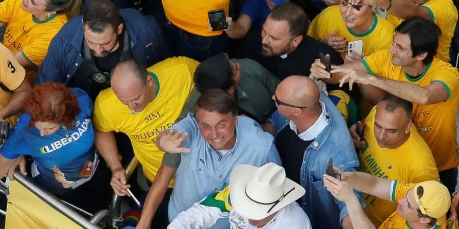 Jair Bolsonaro mit Unterstützern in São Paolo