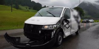 Alt St.Johann SG - Kollision beim Überholen