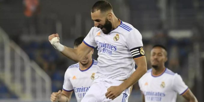 Hat seinen Vertrag bei Real Madrid bis 2023 verlängert: Top-Torjäger Karim Benzema. Foto: Alvaro Barrientos/AP/dpa Hat seinen Vertrag bei Real Madrid bis 2023 verlängert: Top-Torjäger Karim Benzema. Foto: Alvaro Barrientos/AP/dpa