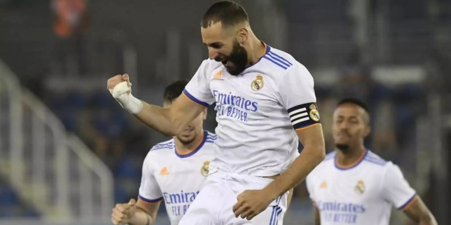 Hat seinen Vertrag bei Real Madrid bis 2023 verlängert: Top-Torjäger Karim Benzema. Foto: Alvaro Barrientos/AP/dpa