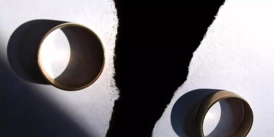 Die Zahl der Ehescheidungen nahm im Vergleich zu 2019 um 3,5 Prozent ab. Foto: Karl-Josef Hildenbrand/dpa