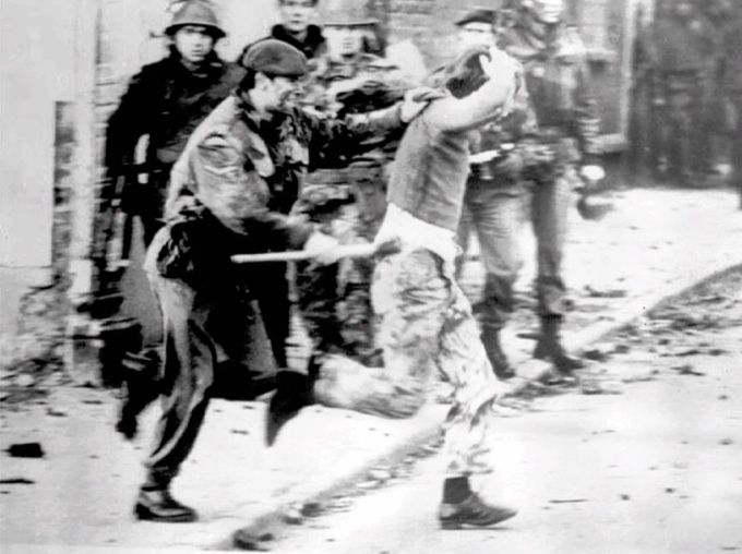 Die Demonstrationen in Londonderry 1972 gingen als Bloody Sunday in die nordirische Geschichte ein. nordirland