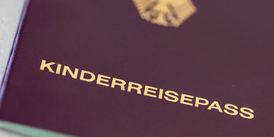 «Neu ist immer besser» heisst die Devise für Kinderreisepässe, wenn es nach Südafrika gehen soll. Verlängerte Exemplare könnten bei der Einreise Probleme machen.