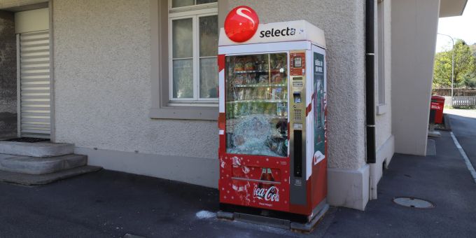 Ein Selecta-Automat wurde Opfer von Vandalismus (Archivbild). seleta