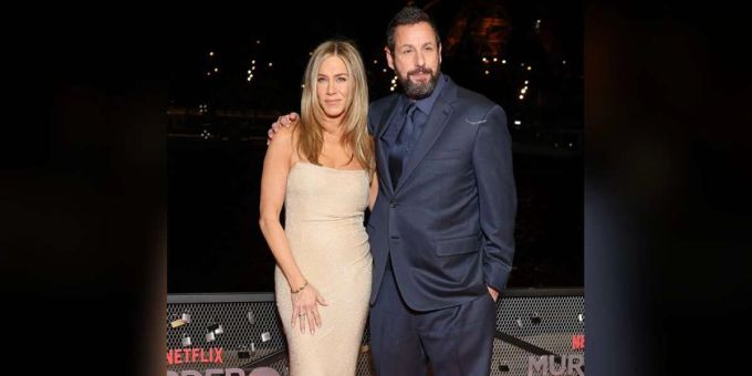 Jennifer Aniston und Adam Sandler bei ihrem «Murder Mystery 2»-Auftritt in Paris. jennifer aniston