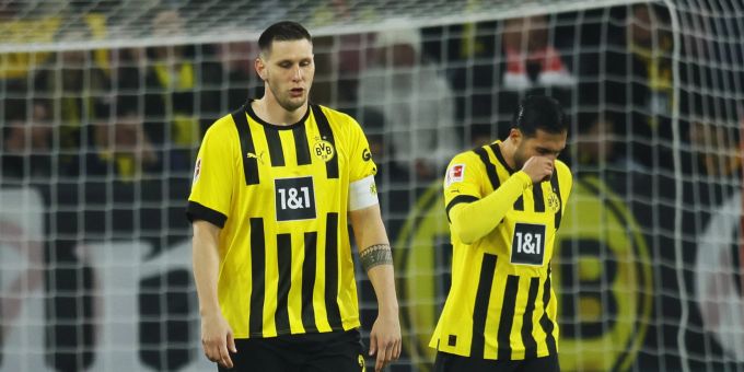 Enttäuschte Dortmunder nach dem frühen Rückstand im Spiel der Bundesliga gegen Mainz. Bundesliga BVB Mainz