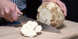 Nau.ch Ernährung - Angeschnittener Knollensellerie: Tipps zur Lagerung Nau.ch Ernährung - Angeschnittener Knollensellerie: Tipps zur Lagerung