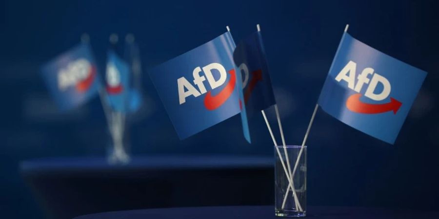 Fähnchen mit AfD-Logo