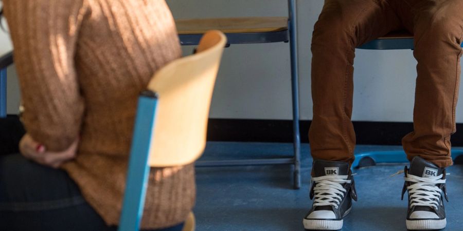 2022 haben wieder mehr junge Menschen in Deutschland ein Bildungsprogramm begonnen, um berufliche Grundkenntnisse zu erwerben oder einen Haupt- oder Realschulabschlusses nachzuholen.