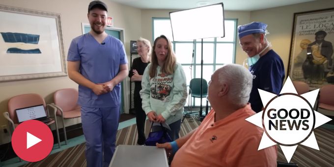 Good News - Youtuber bezahlt 1000 Blinden OP, um wieder zu sehen