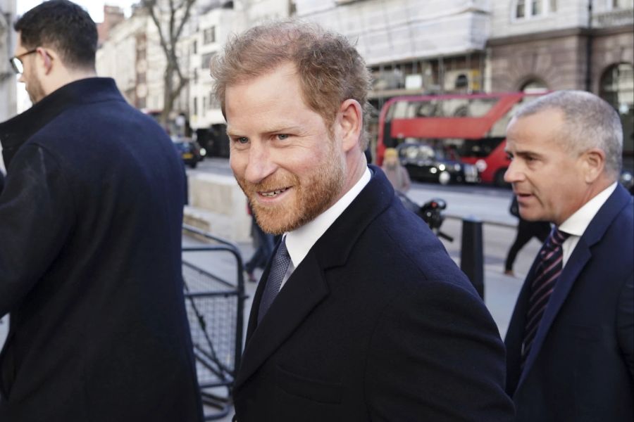 Prinz Harry wirkt in London bestens gelaunt.