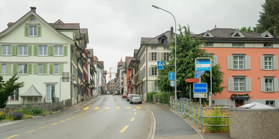 Einfahrtsstrasse Lichtensteig im Toggenburg.