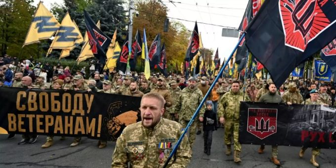 Kriegsveteranen in Kiew. Russland