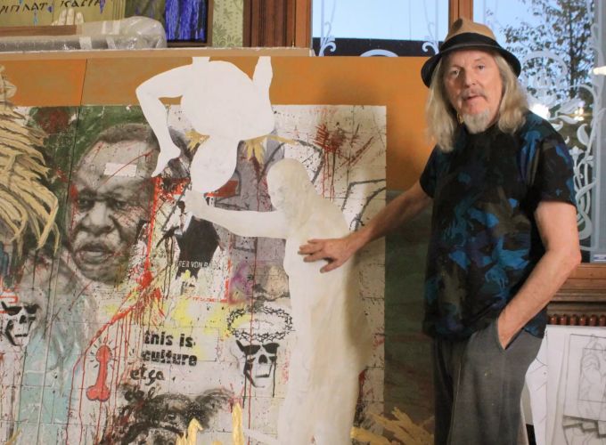Der ehemalige Kunstfälscher Wolfgang Beltracchi steht in seinem Atelier am Vierwaldstätter See vor einem unfertigen Bild. Beltracchi löste einen der grössten Kunstfälscher-Skandale Deutschlands aus. Vor zehn Jahren wurde der «Fälscherfürst» verurteilt, Anfang 2015 aus der Haft entlassen. Ehemaliger Kunstfälscher Beltracchi in Luzern
