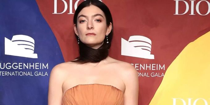 Lorde bei ihrem Auftritt auf einer New Yorker Gala. Lorde bei ihrem Auftritt auf einer New Yorker Gala.