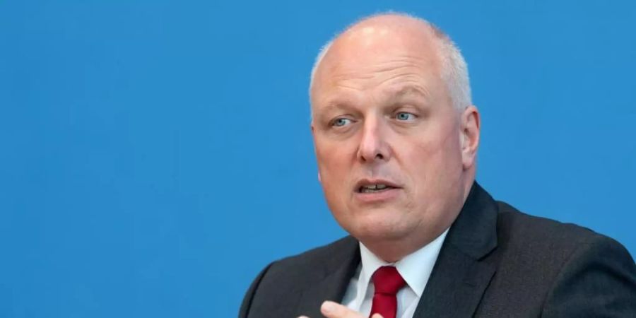 Der Datenschutzbeauftragte Ulrich Kelber (SPD) bei einer Pressekonferenz. Foto: Bernd von Jutrczenka/dpa