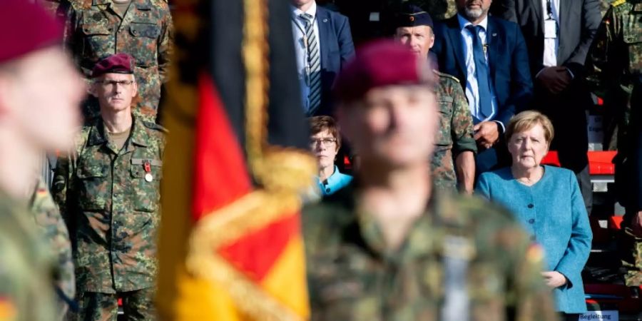 Soldaten bei Rückkehr aus Afghanistan