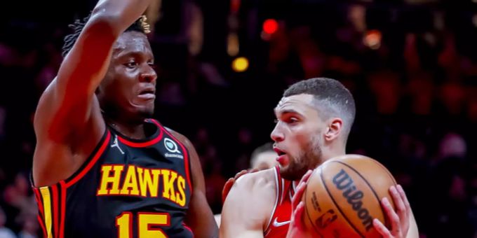 Clint Capela verliert mit den Atlanta Hawks gegen die Chicago Bulls. NBA