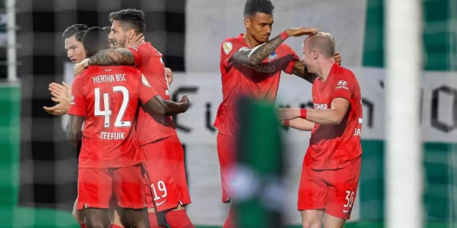 Die Berliner setzten sich mit 2:1 bei Preussen Münster durch. Foto: Guido Kirchner/dpa