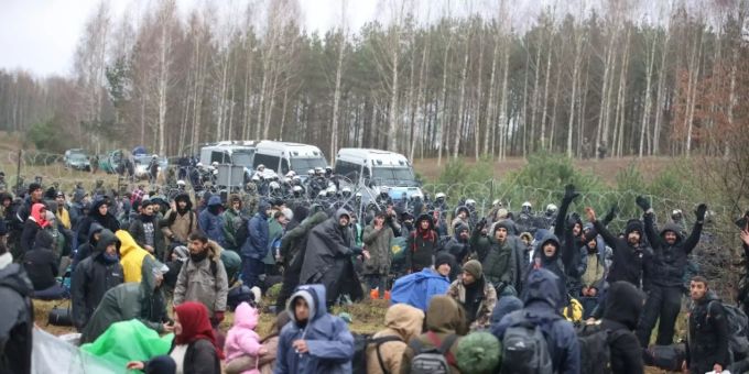 Migranten an der belarussisch-polnischen Grenze Migranten an der belarussisch-polnischen Grenze