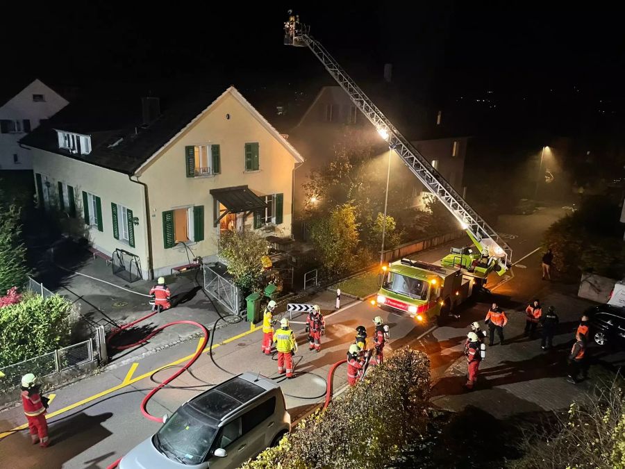 Die Feuerwehr konnte den Brand unter Kontrolle bringen.