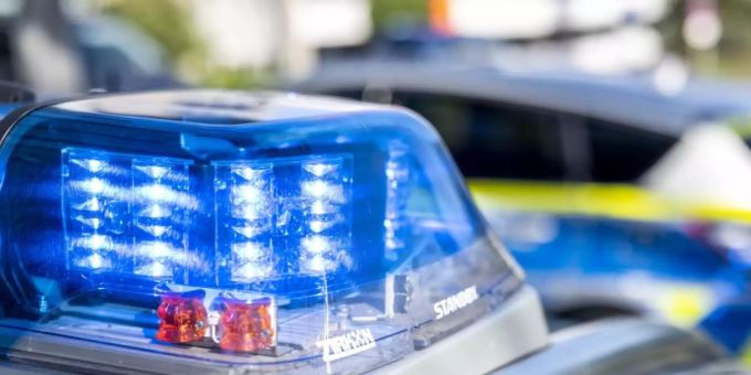Die Polizei in Düsseldorf wurde am Montag wegen eines handfesten Streits zweier Männer gerufen. Foto: David Inderlied/dpa/Symbolbild Die Polizei in Düsseldorf wurde am Montag wegen eines handfesten Streits zweier Männer gerufen. Foto: David Inderlied/dpa/Symbolbild