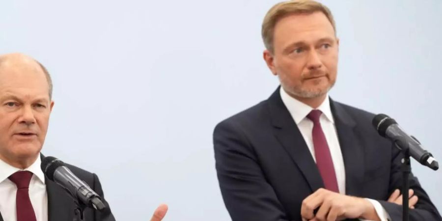 Der mögliche neue Kanzler Olaf Scholz (l) - und sein künftiger Finanzminister und Amtsnachfolger Christian Lindner?. Foto: Kay Nietfeld/dpa