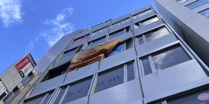 Eine Brandkatastrophe in einer Psychiatrieklinik im japanischen Osaka mit zwei Dutzend Toten war vermutlich die Tat eines Patienten. Foto: Chisato Tanaka/AP/dpa osaka