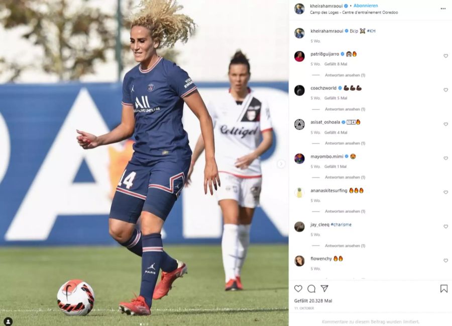 Kheira Hamraoui im Trikot von Paris Saint-Germain.