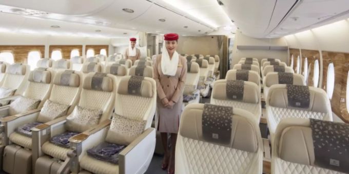 Emirates zählt zu den Fluggesellschaften, die sich durch ihren hevorragenden Service auszeichnen. emirates Airbus